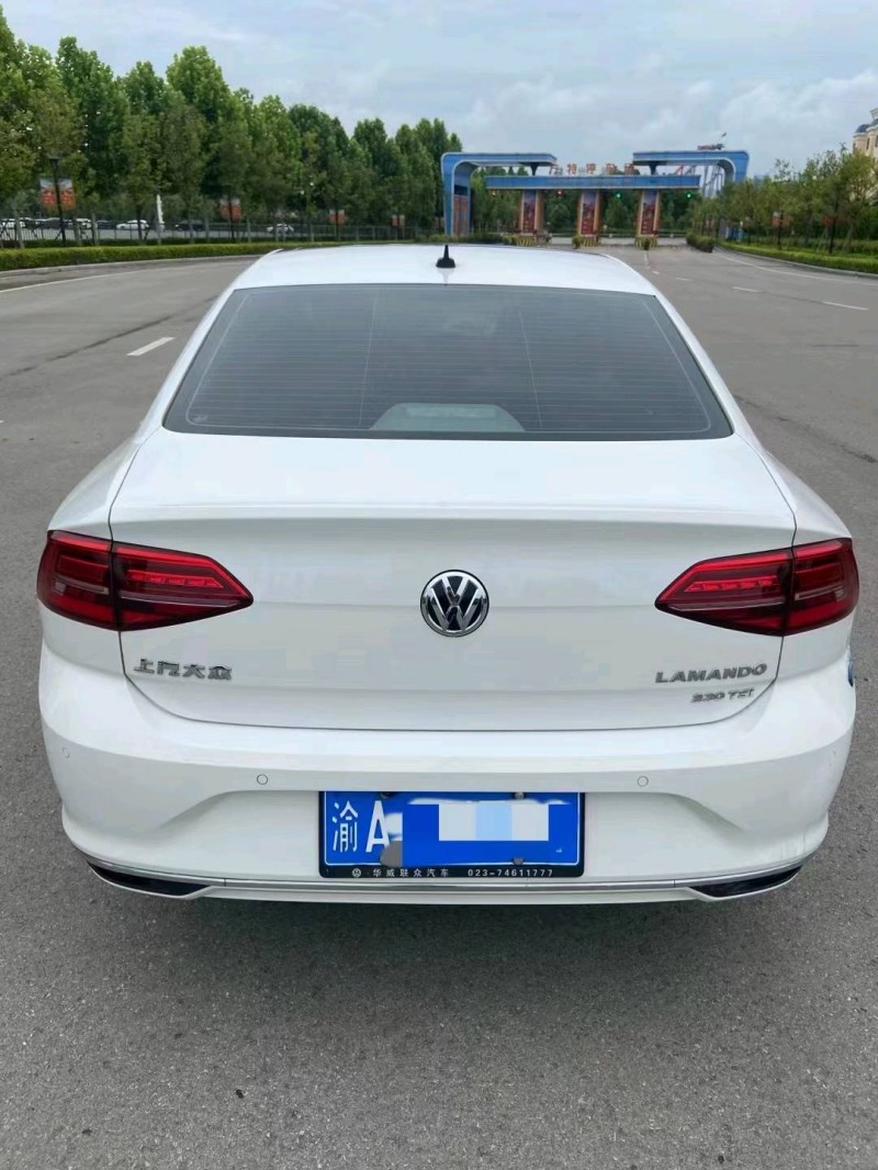 成都20年大众凌渡8