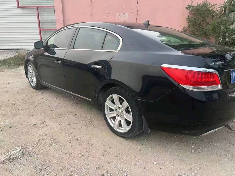 东营12年别克君越4