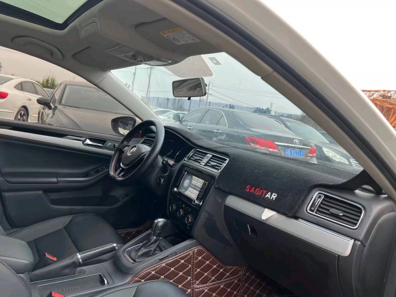 济南16年大众速腾7