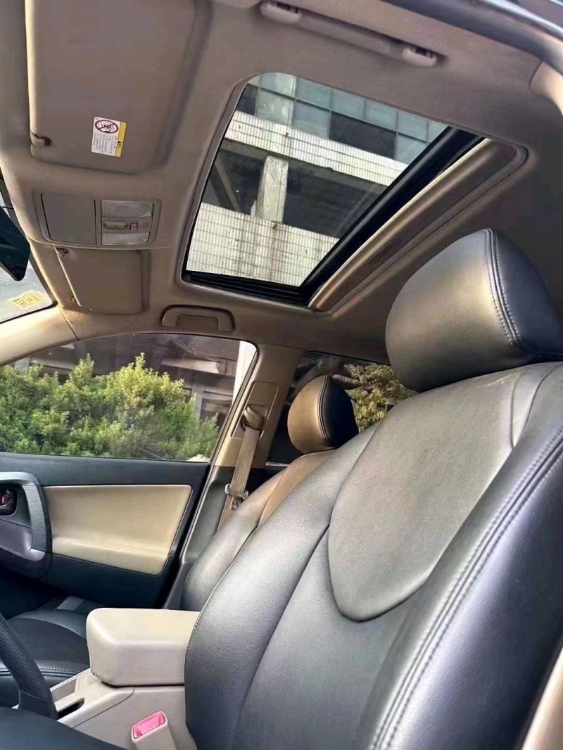 邯郸13年丰田RAV4荣放4
