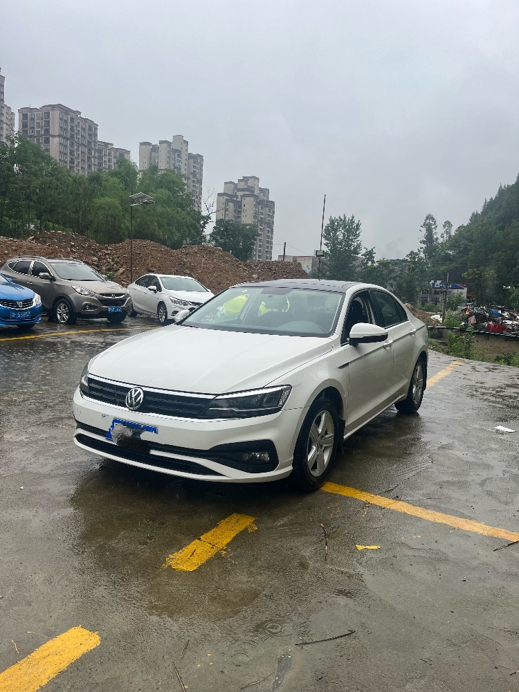 重庆21年大众凌渡3