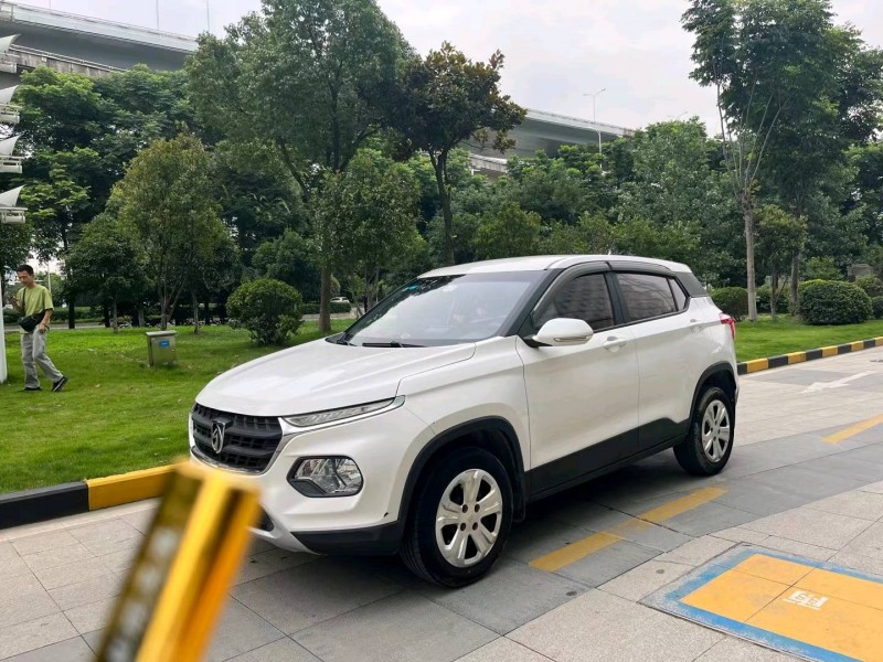 武漢19年寶駿5102