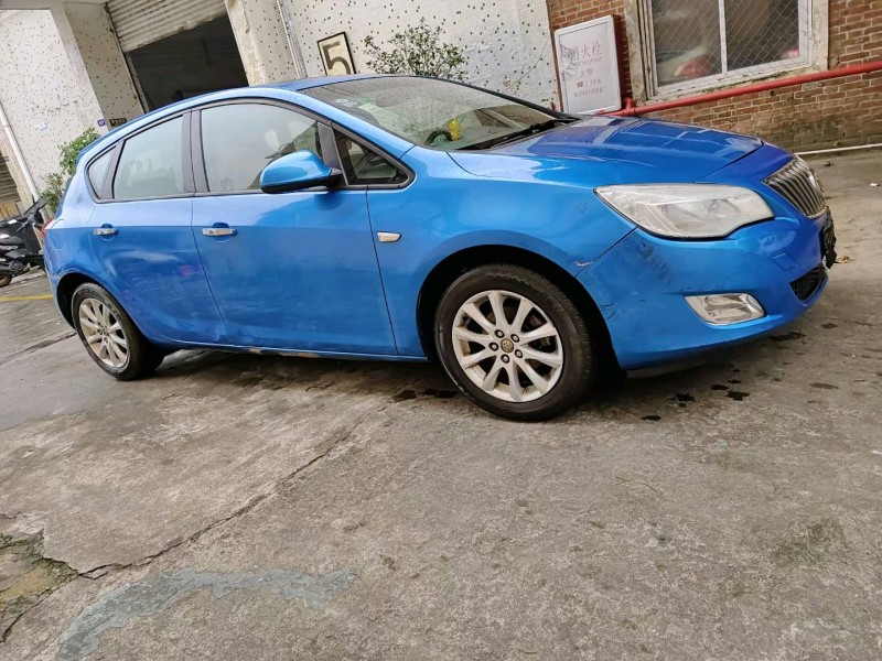 广州13年别克英朗2