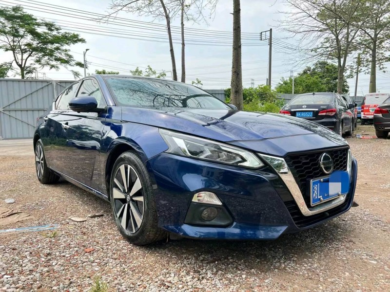 广州20年日产天籁3