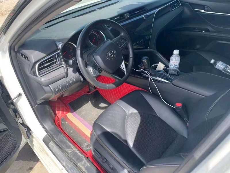 保定19年丰田凯美瑞6