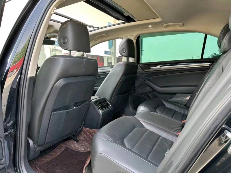 保定18年大众辉昂5