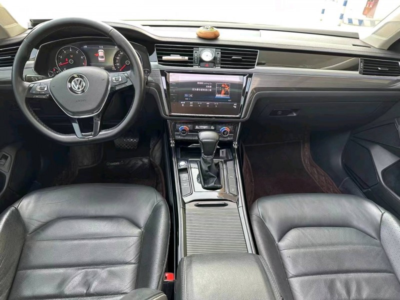 保定18年大众辉昂6