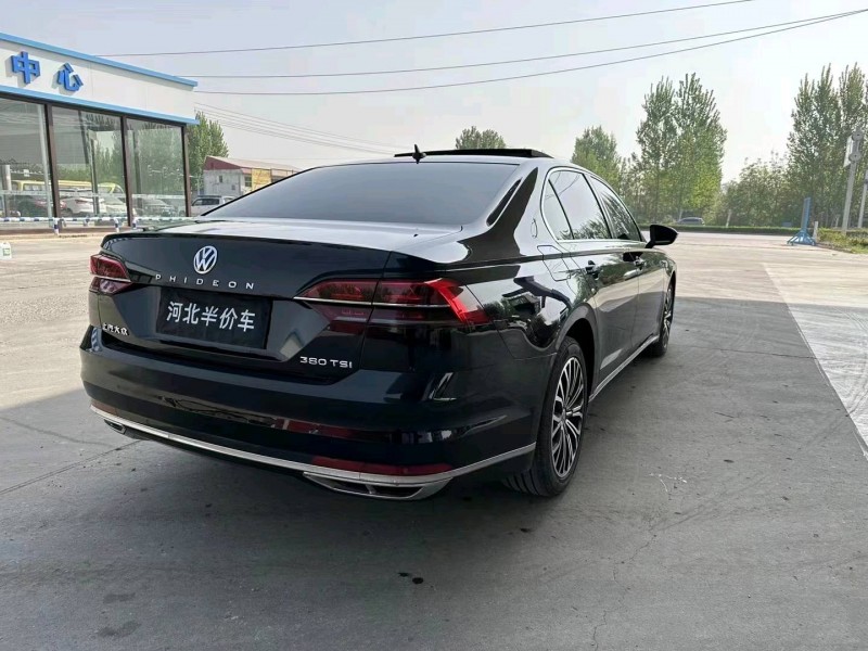 保定18年大众辉昂8