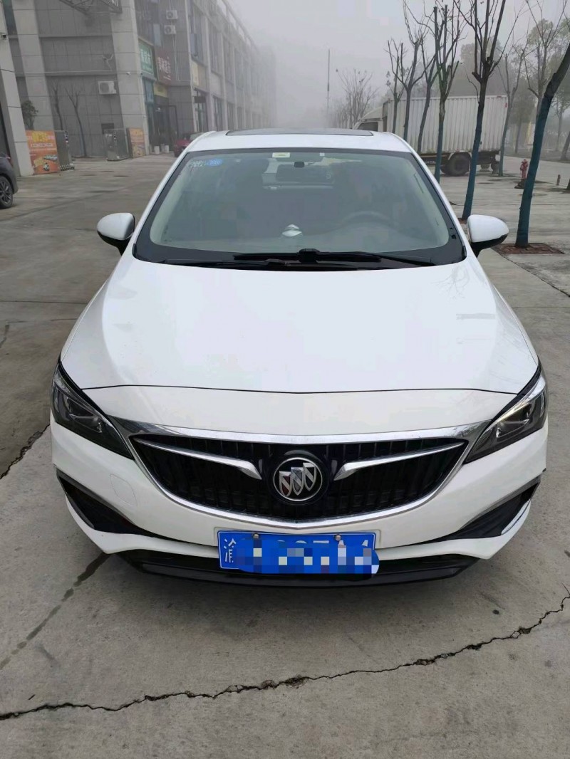 武汉18年别克威朗1