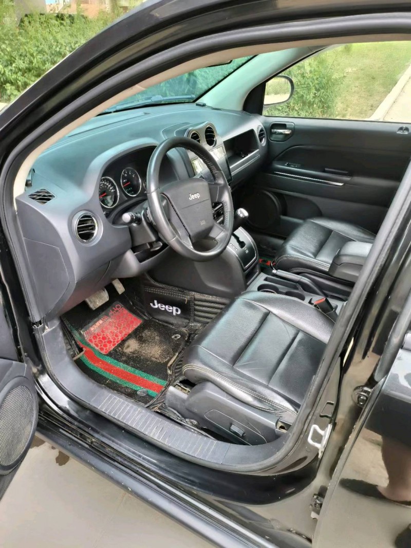 青岛11年Jeep指南者4