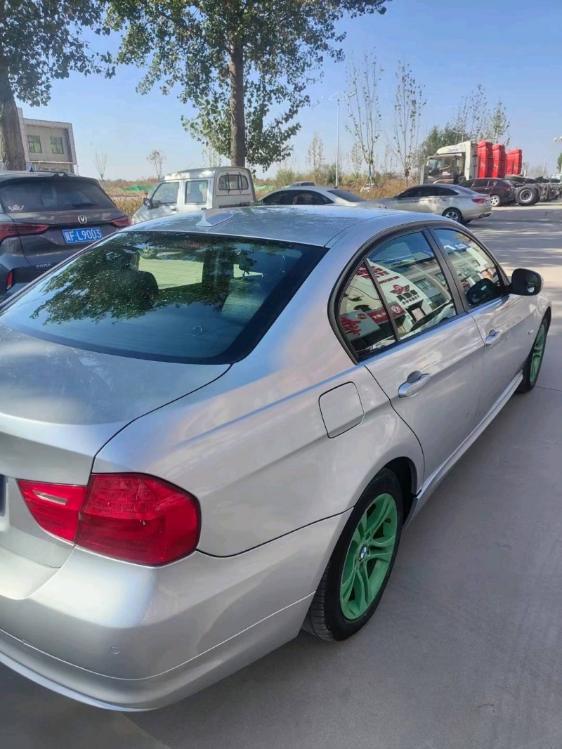 保定11年宝马3系8