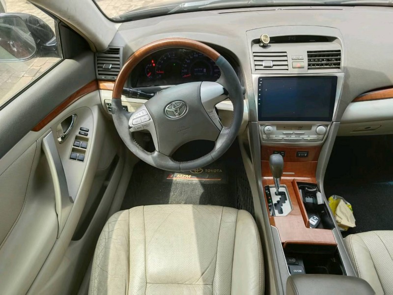 保定13年丰田凯美瑞5