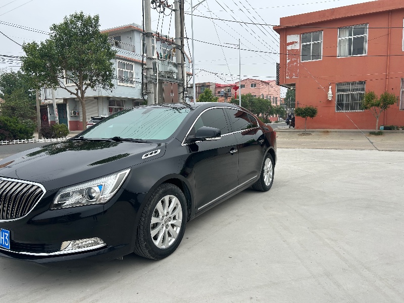 青岛15年别克君越2