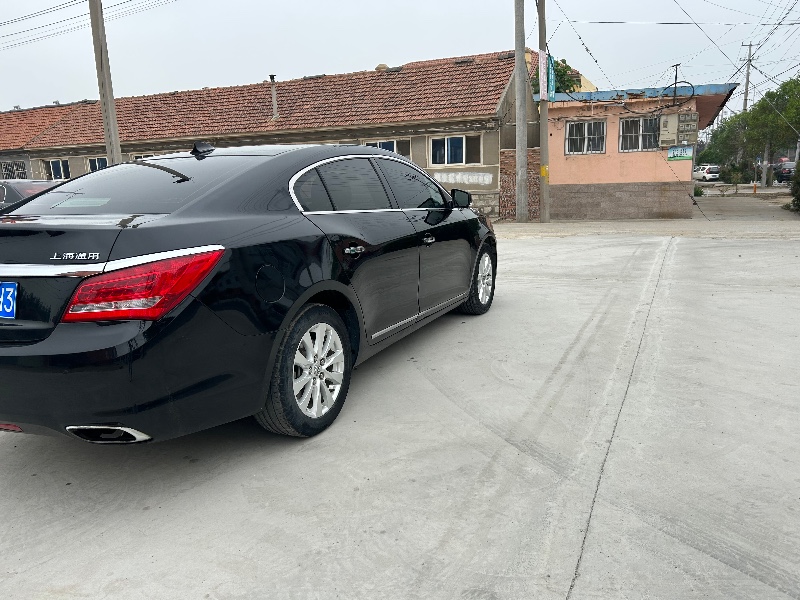 青岛15年别克君越5