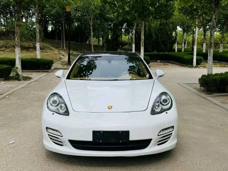东营12年保时捷帕拉梅拉1