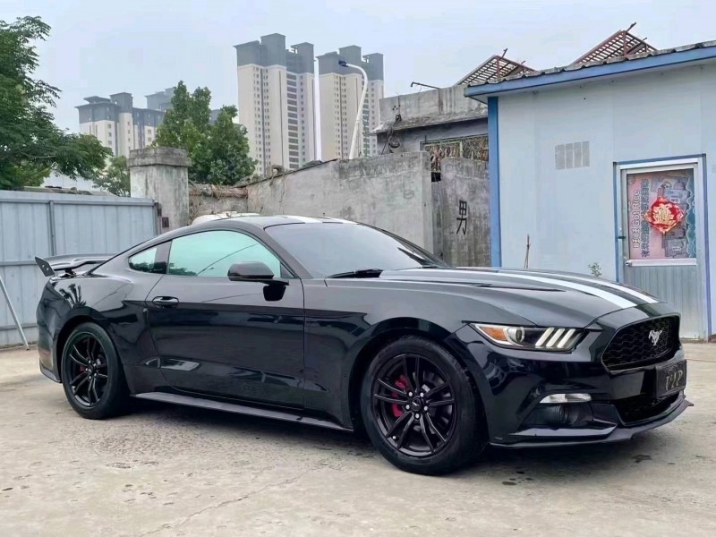 济宁17年福特金牛座2