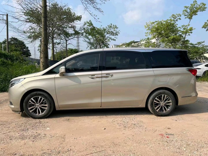 广州17年别克GL83