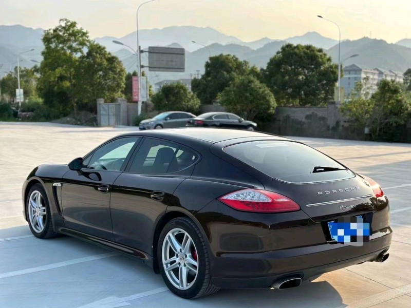 嘉兴12年保时捷帕拉梅拉6