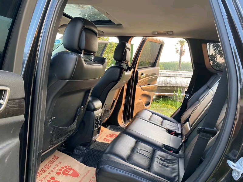 徐州12年Jeep大切诺基6