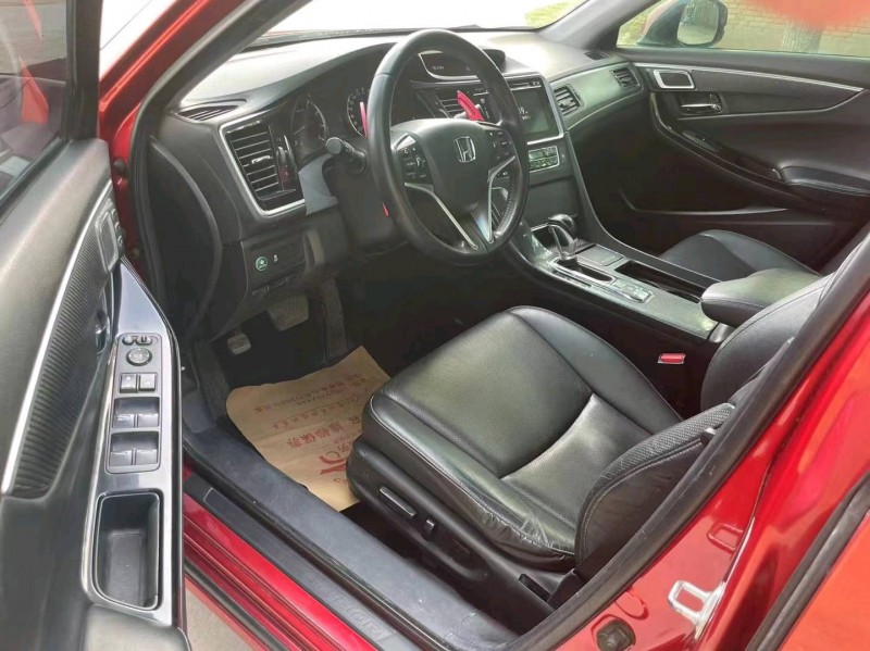 保定16年本田思铂睿4