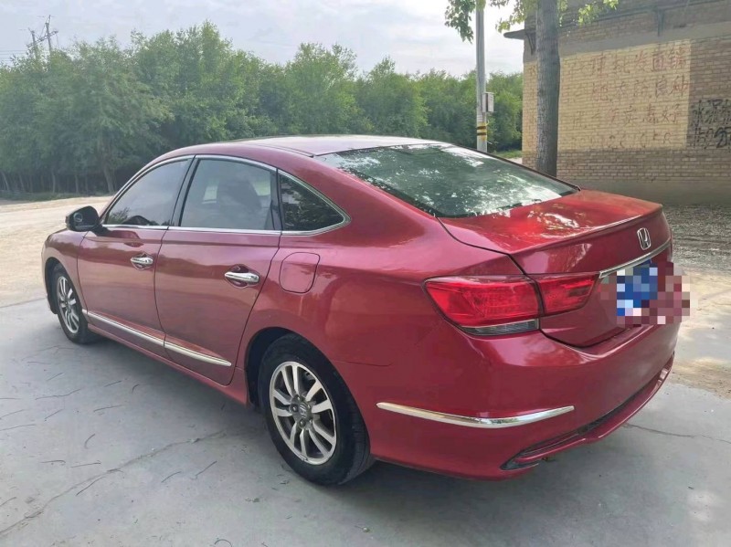 保定16年本田思铂睿8