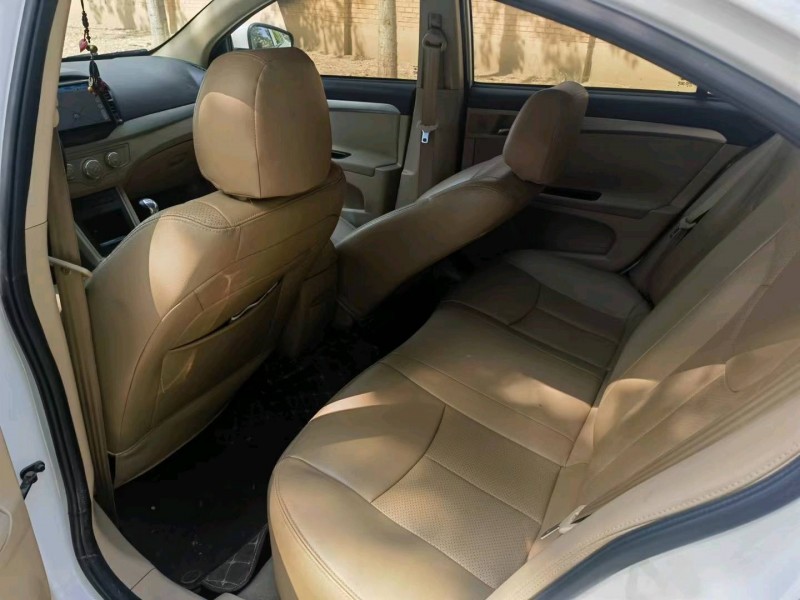 保定16年荣威350S5