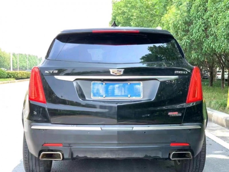 苏州16年凯迪拉克XT52