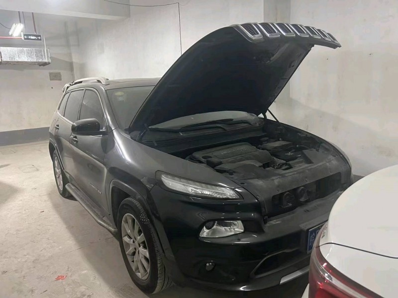 聊城17年Jeep自由光1