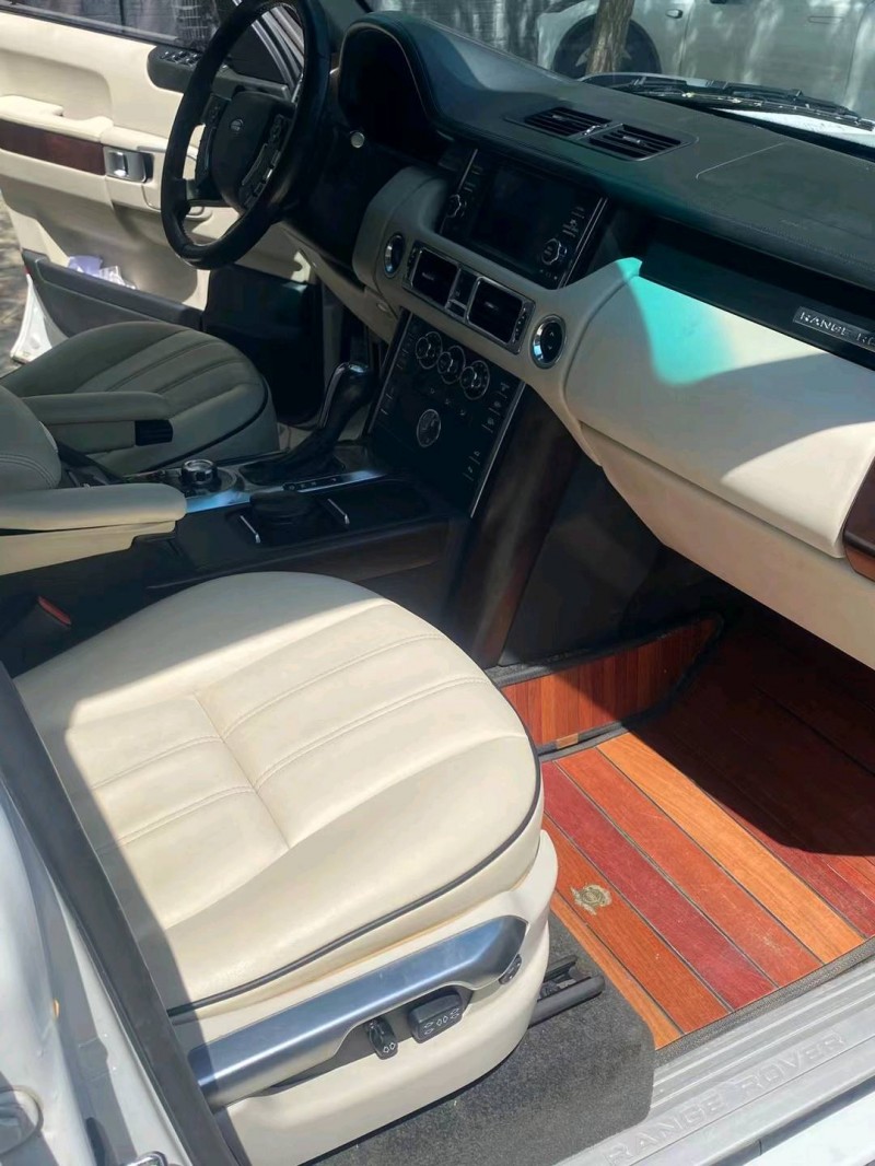 保定12年路虎揽胜8