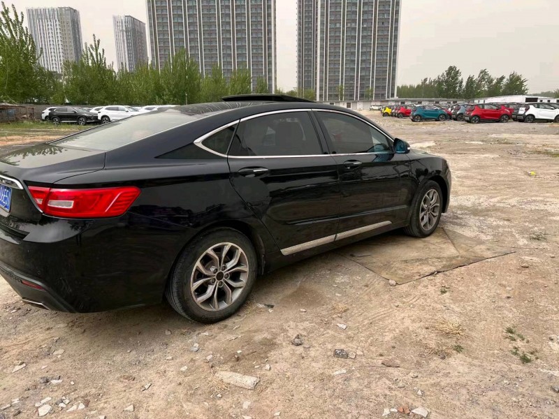 济南17年吉利帝豪4