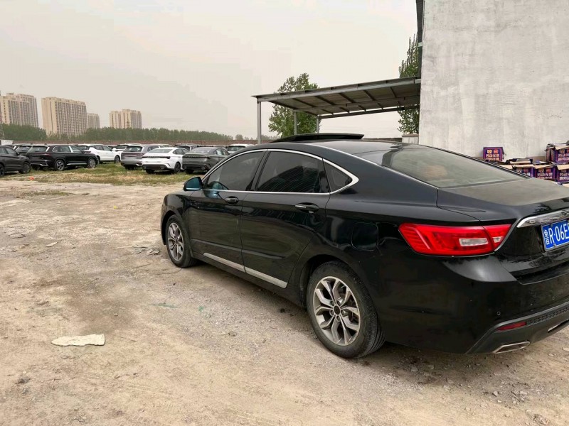 济南17年吉利帝豪5