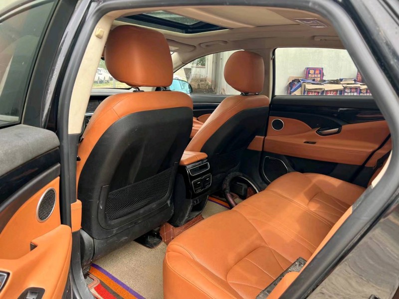 济南17年吉利帝豪7