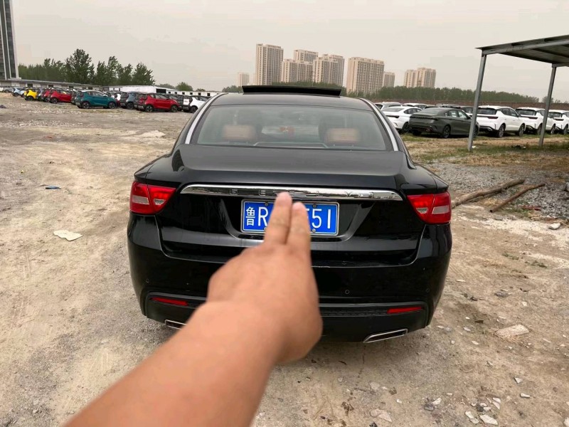 济南17年吉利帝豪8