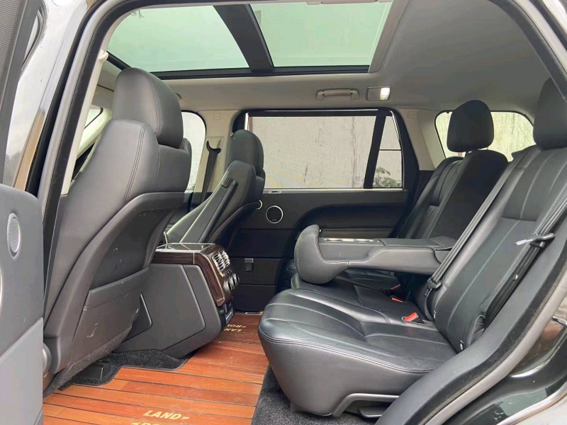 青岛18年路虎揽胜行政4