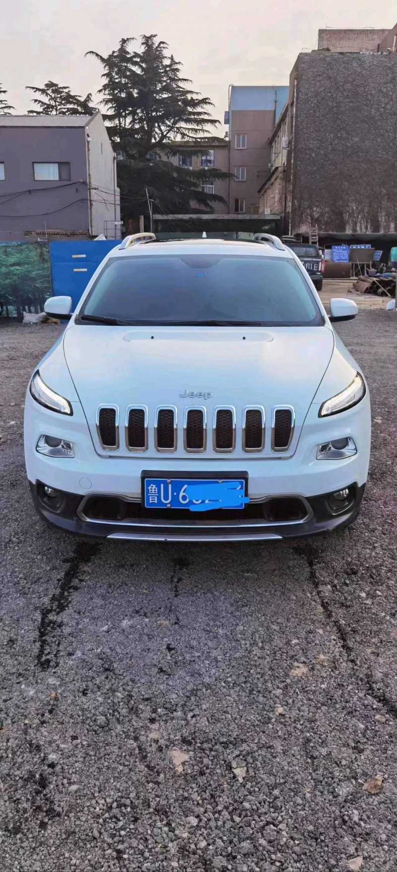 济南17年Jeep自由光1