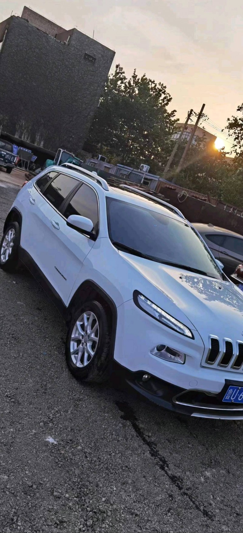 济南17年Jeep自由光4