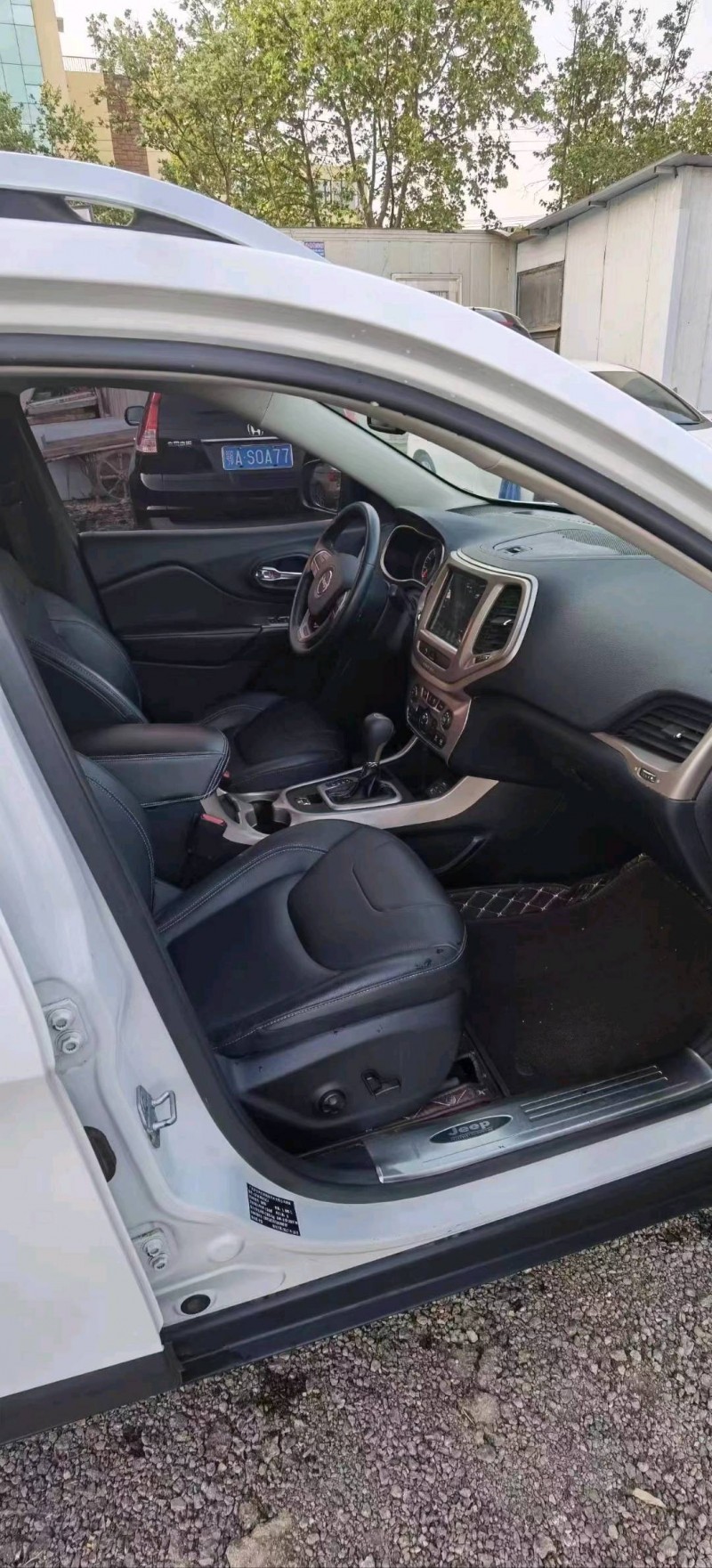 济南17年Jeep自由光7