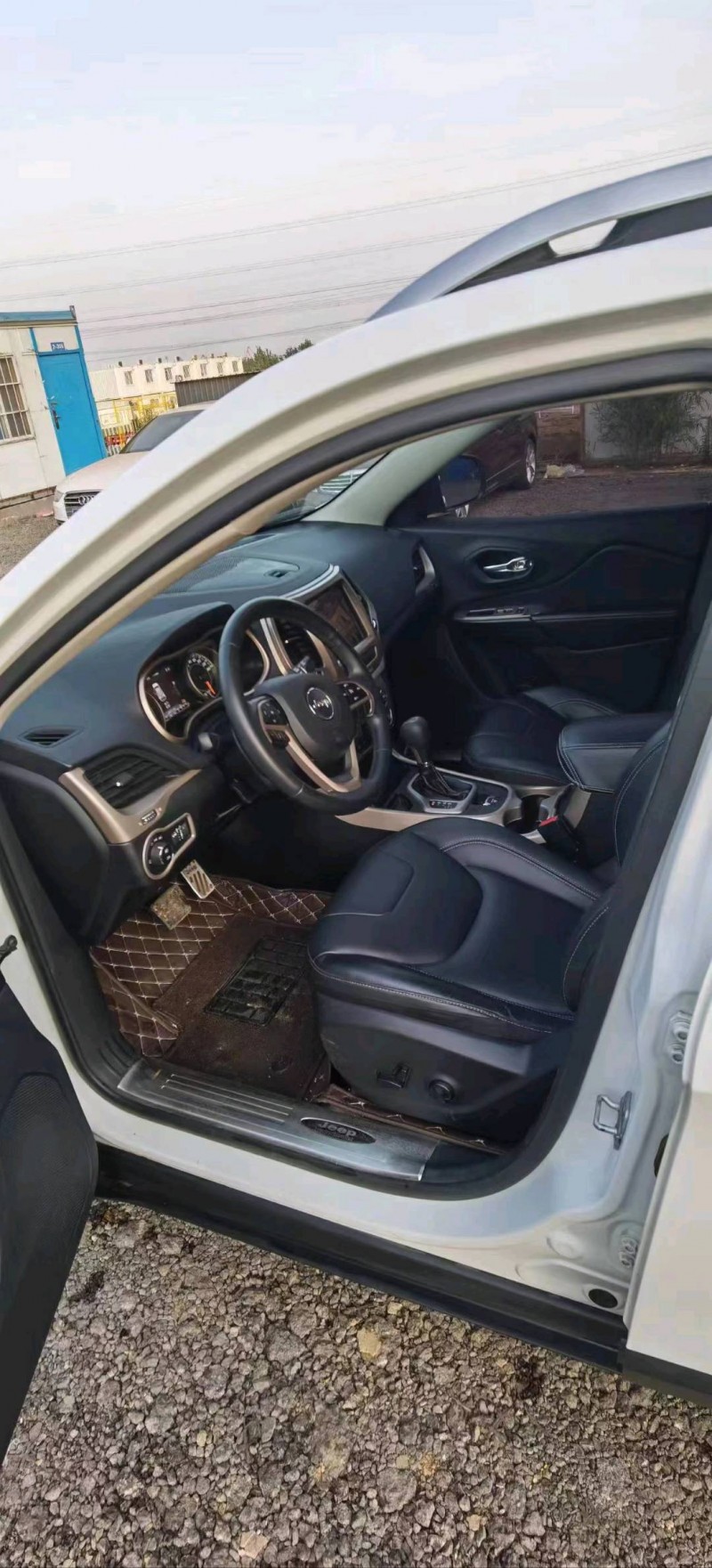 济南17年Jeep自由光8