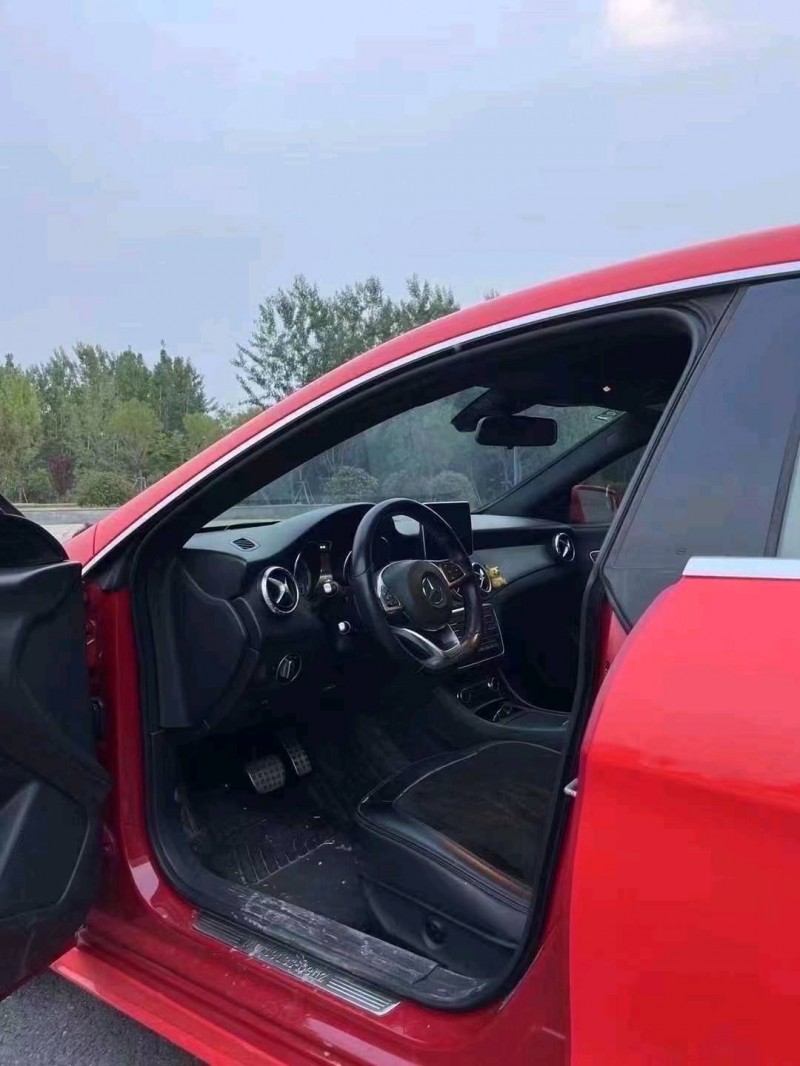 东营16年奔驰CLA6