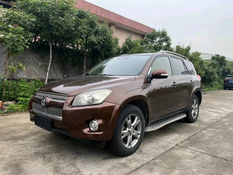 广州13年丰田RAV42