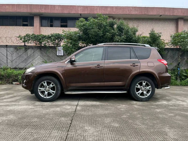广州13年丰田RAV43