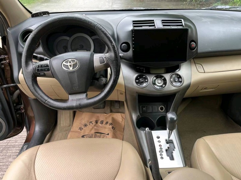 广州13年丰田RAV49