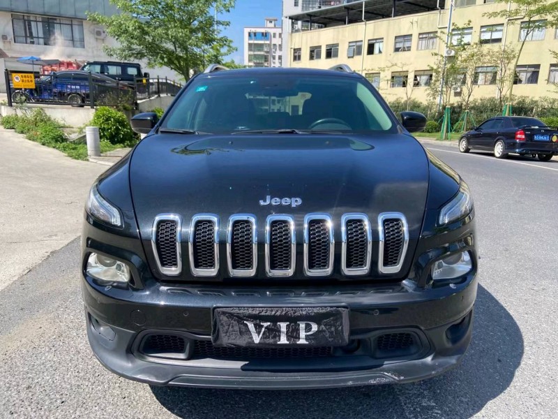 广州14年Jeep自由光1