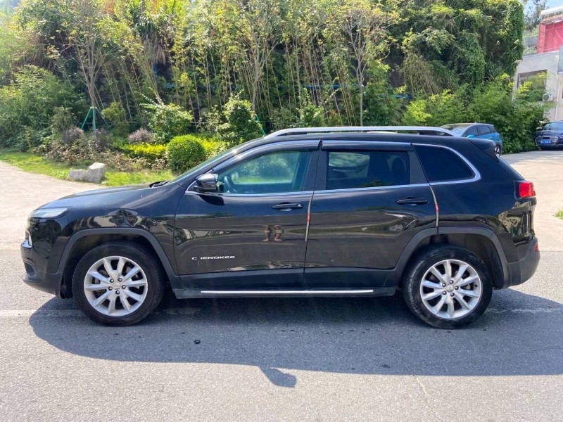 广州14年Jeep自由光4