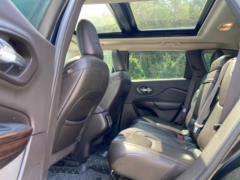 广州14年Jeep自由光9