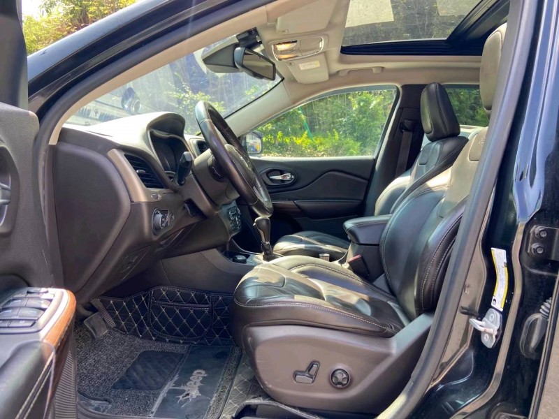 广州14年Jeep自由光8