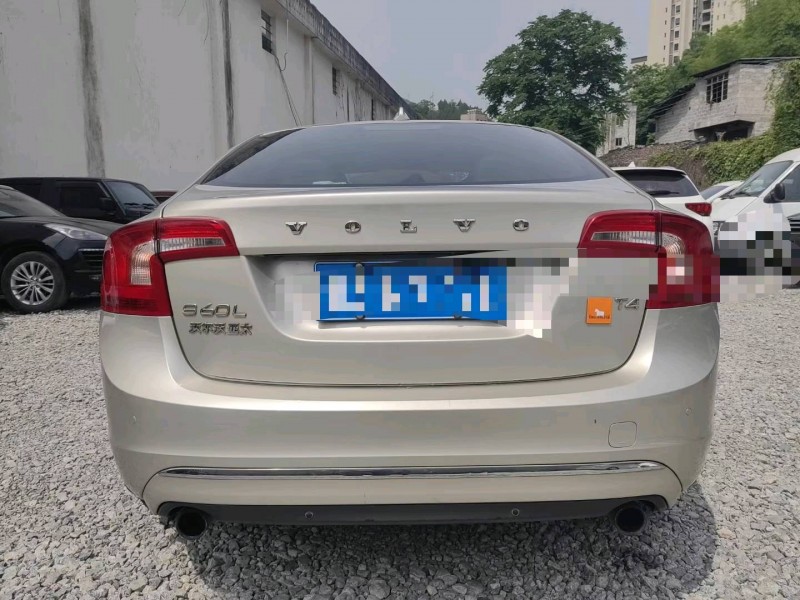 重庆17年沃尔沃S60L8