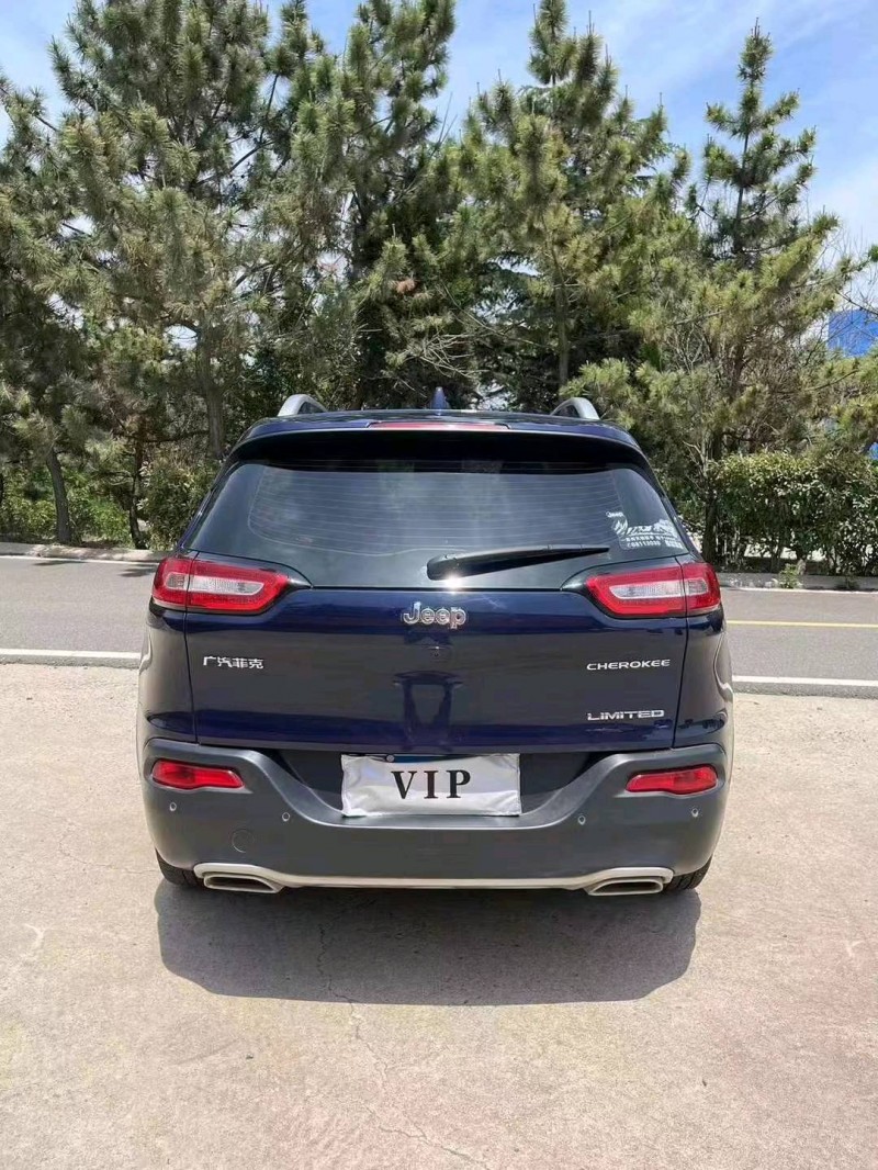 枣庄18年Jeep自由光9