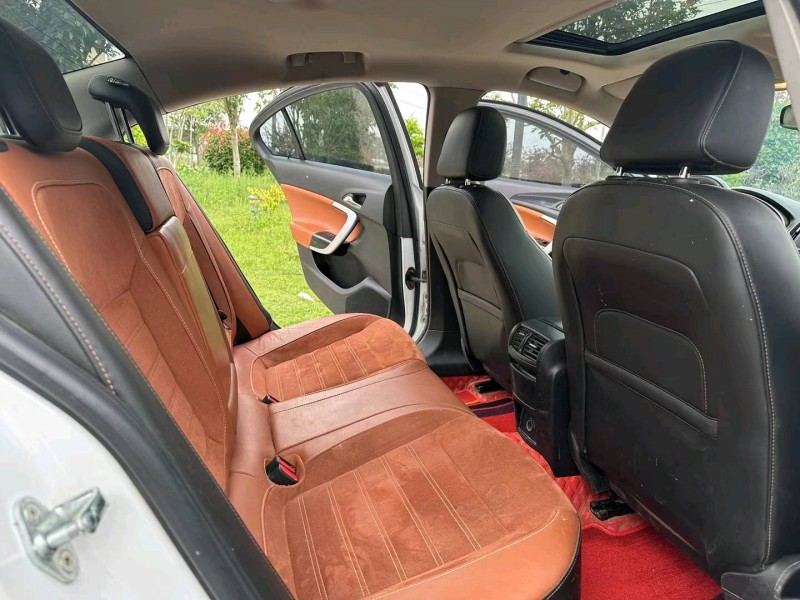 徐州16年别克君威6