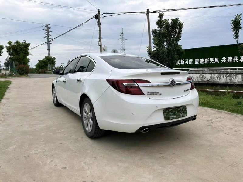 徐州16年别克君威8